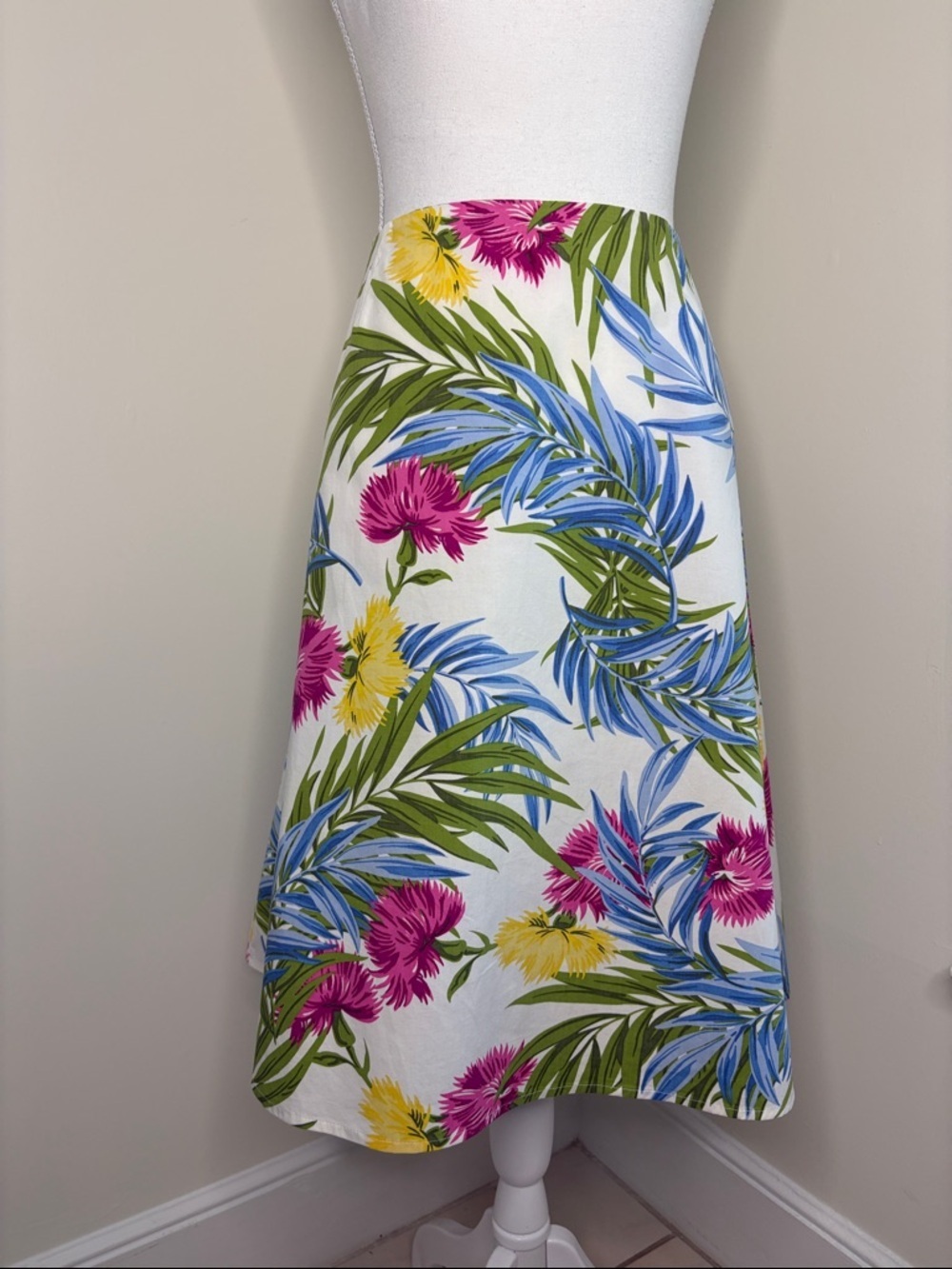DLG Tropical Floral A-Line Skirt in White, Pink, Blue & Green. 10 Petite